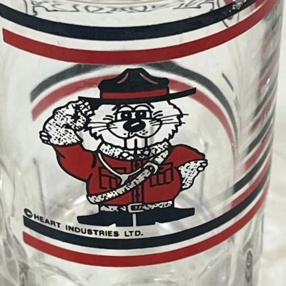 Mini-mug Shot Glass Canada Bear Mountie Red Black 2oz France